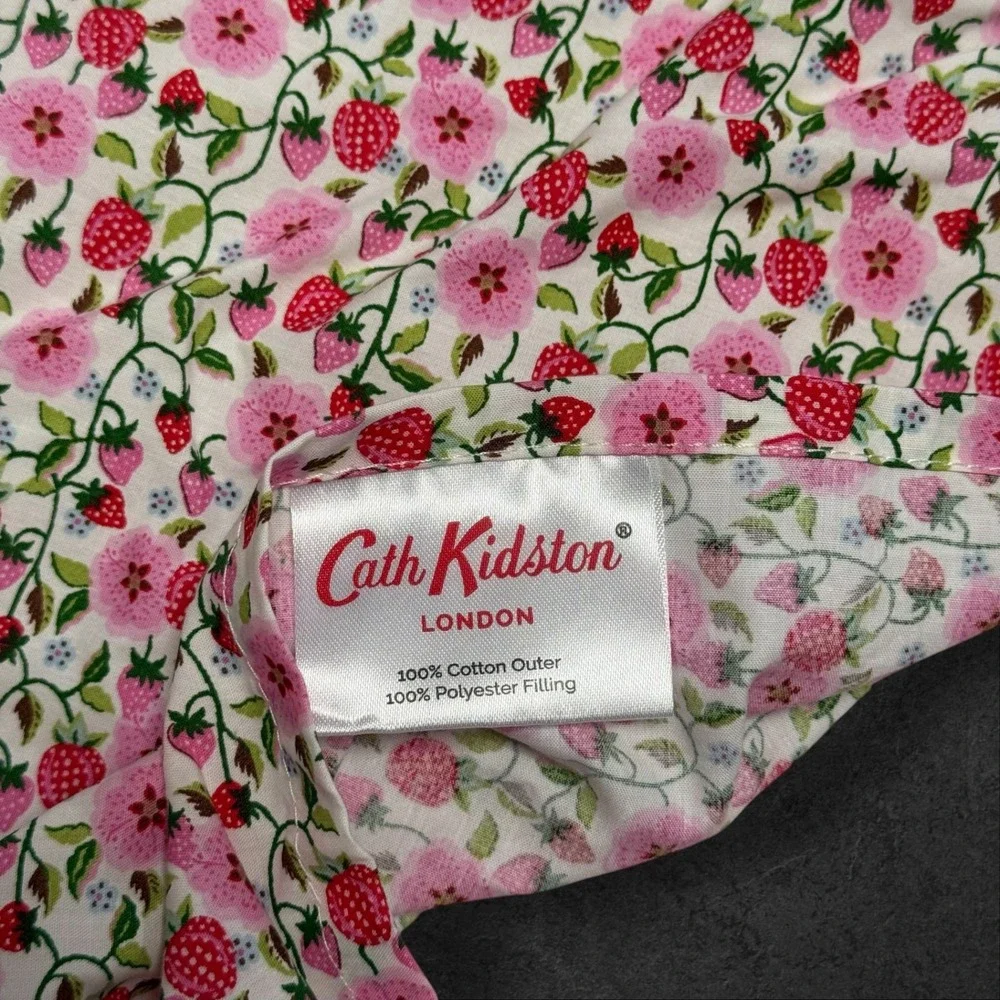 Cath‎ Kidston London Reversible Strawberry Floral Quilted Queen Comforter 90x90